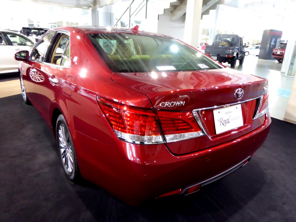 Toyota CROWN Royal Saloon G 2WD (GRS210) rear