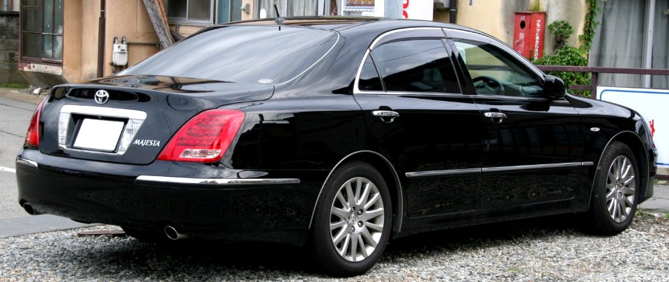 Toyota Crown Majesta S180 rear