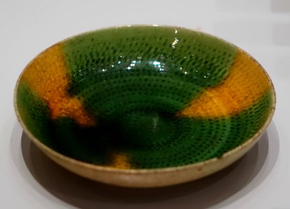 Toy saucer from child's service, Josiah Wedgwood, 1760-1765, cream-colored earthenware with glazes - Wedgwood Museum - Barlaston, Stoke-on-Trent, England - DSC09535