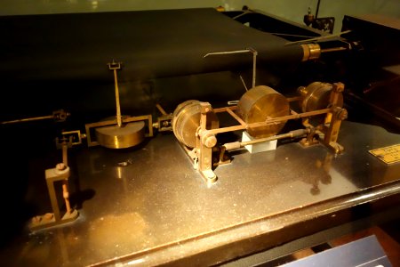 Toya Electric Works seismograph - National Museum of Nature and Science, Tokyo - DSC07164