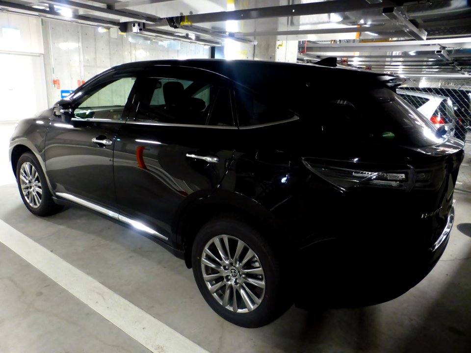 Toyota HARRIER PREMIUM (ZUS60W) left