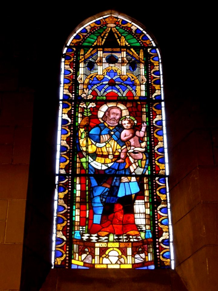 Torrelavega - Iglesia de Nuestra Señora de la Asunción, vidrieras 1