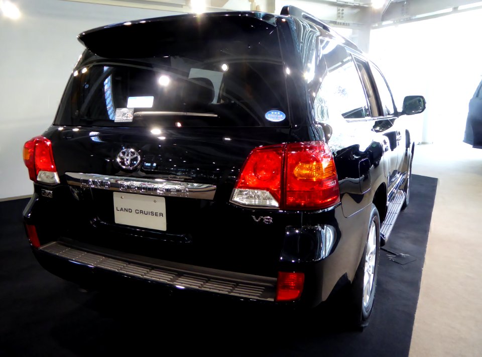 Toyota LAND CRUISER ZX 4WD (URJ202W) rear