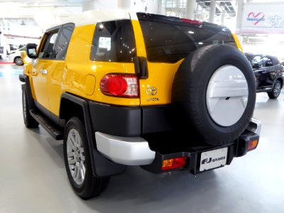 Toyota FJ CRUISER "Color Package" 4WD (GSJ15W) rear