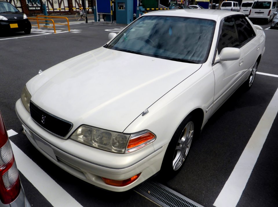 Toyota MARK II TOURER V (X100) front