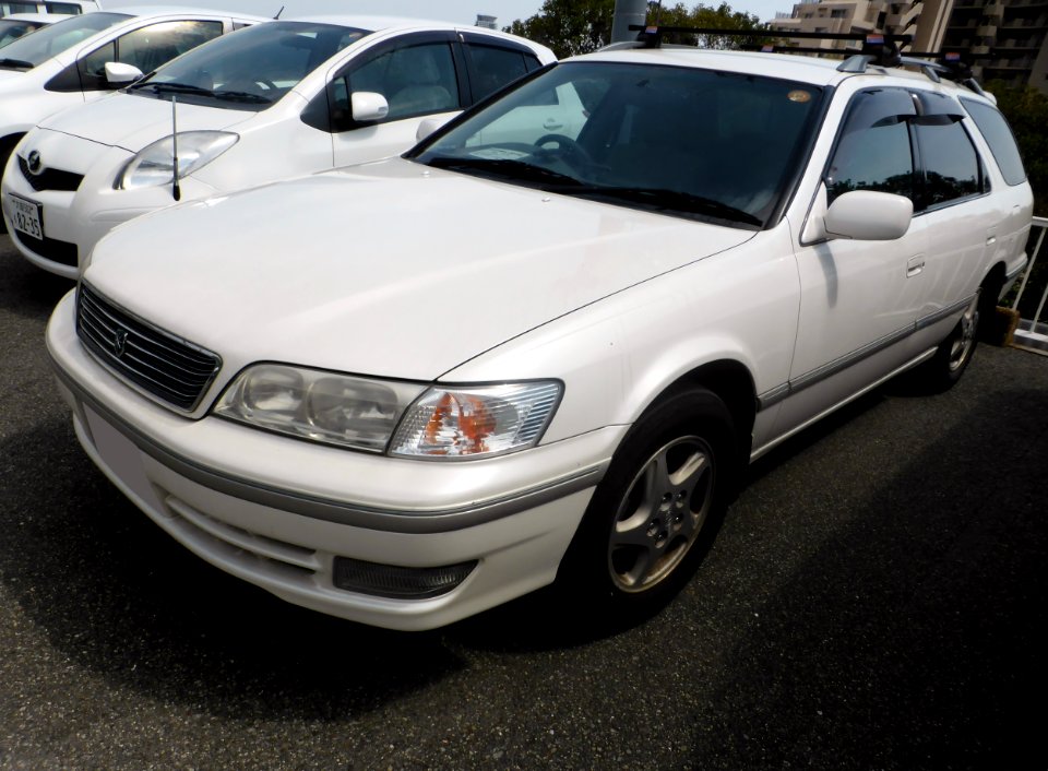 Toyota MARK II 2.5 Qualis (MCV21W) front