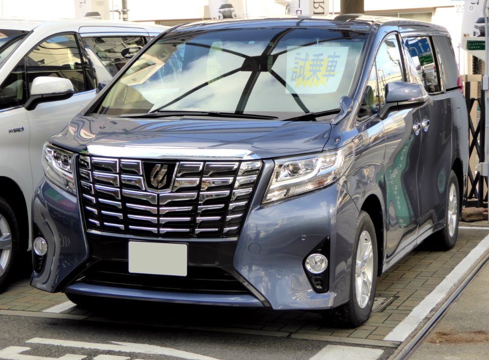 Toyota ALPHARD X (AH30W) front