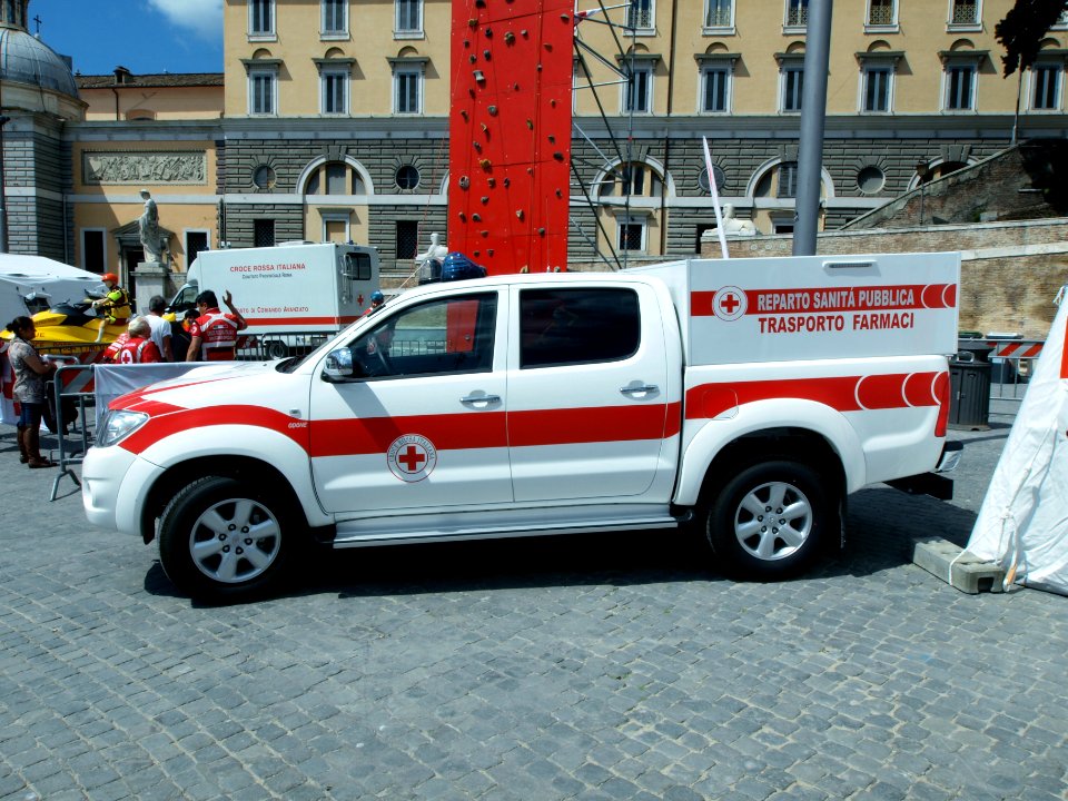 Toyota Odone Ambulanza, Reparto Sanitá Transporto Farmaci in Rome pic1