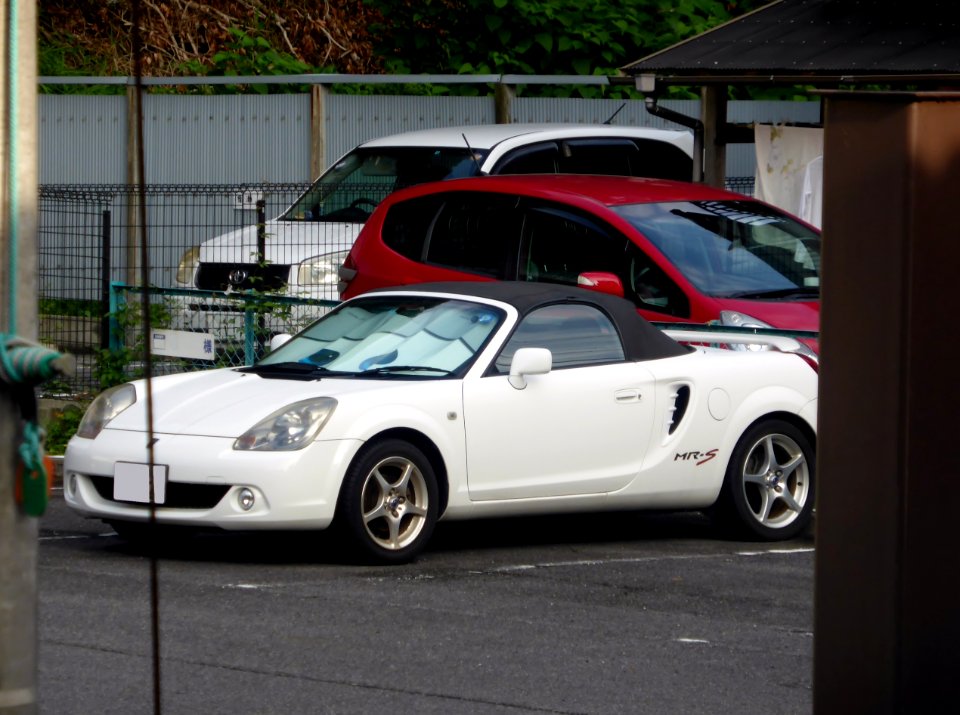 Toyota MR-S (ZZW30) left