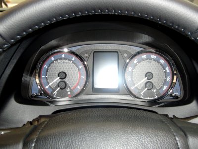 Toyota Auris S Package interior