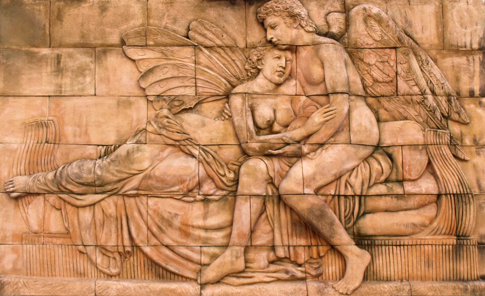 Wall monument stone