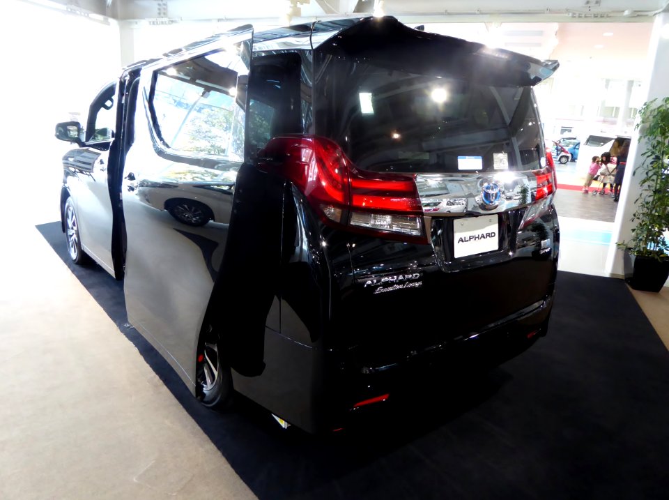 Toyota ALPHARD HYBRID Executive Lounge (H30W) rear