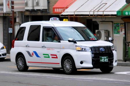 TOYOTA JPN TAXI City Cab Nagasaki color