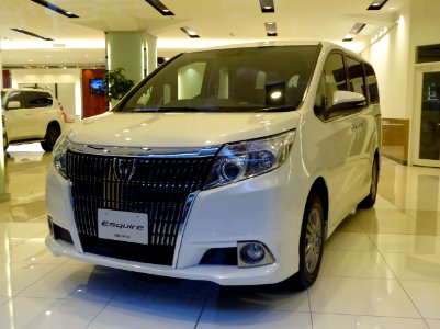 Toyota Esquire Gi (R80G) front