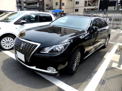 Toyota CROWN MAJESTA “F Version” (S214) front