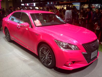 Toyota Crown Hybrid Athlete G ReBORN PINK edition front - Tokyo Motor Show 2013