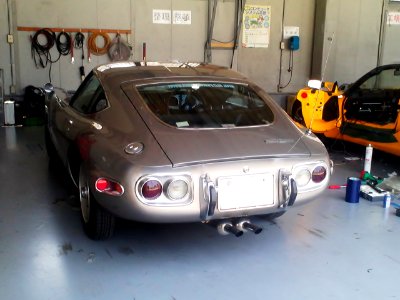 TOYOTA 2000GT (rear)