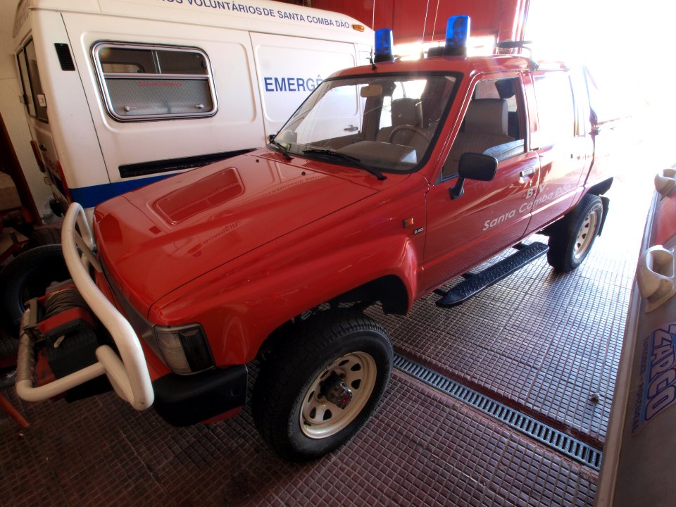 Toyota 2,4D, Bombeiros, Santa Comba Dão, pic1
