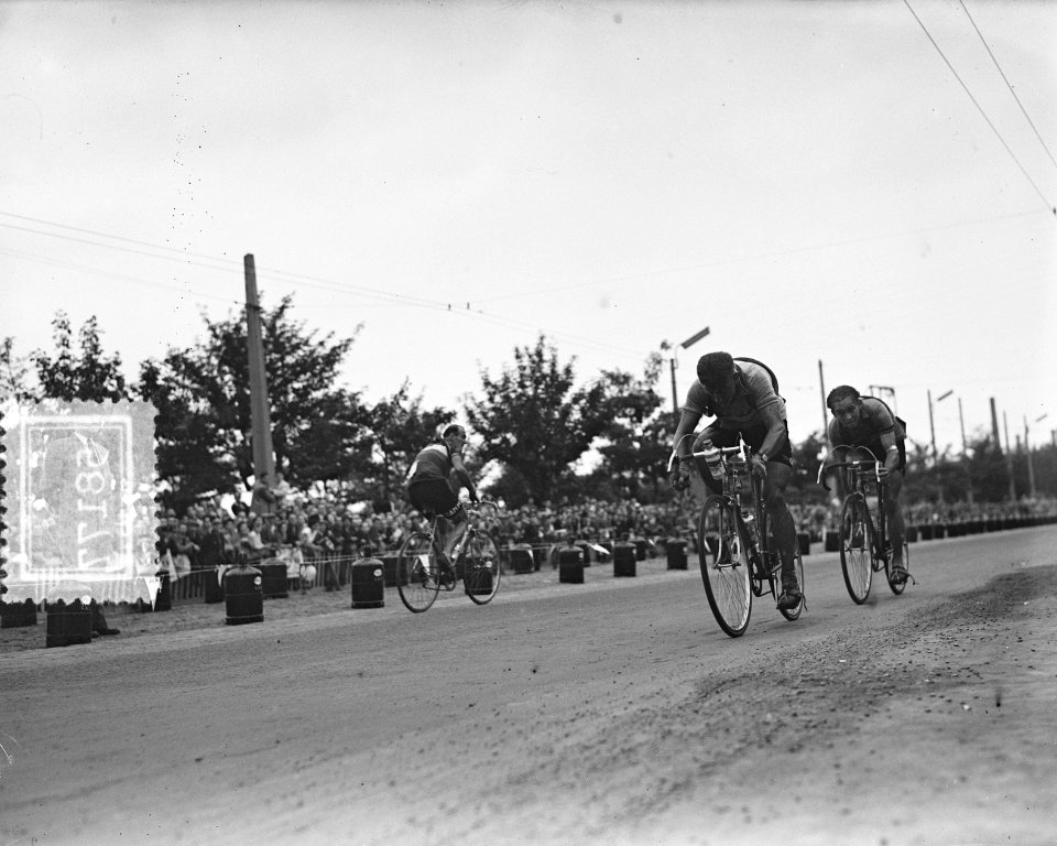 Tour de France. Thijs Roks en Alex Close (Belgie), Bestanddeelnr 905-8177