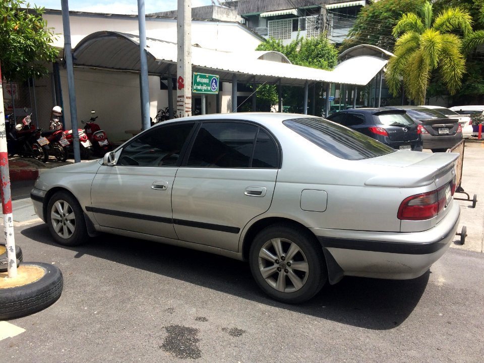 Toyota Corona (T190) 26