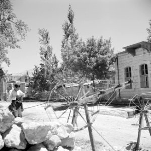 Touwslager aan het werk in Ras el-Ain, Bestanddeelnr 255-6507