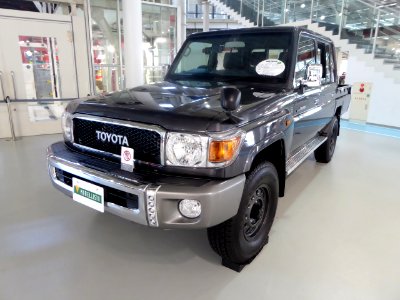 Toyota LAND CRUISER PICKUP "MODELISTA Version" (GRJ79K) front photo