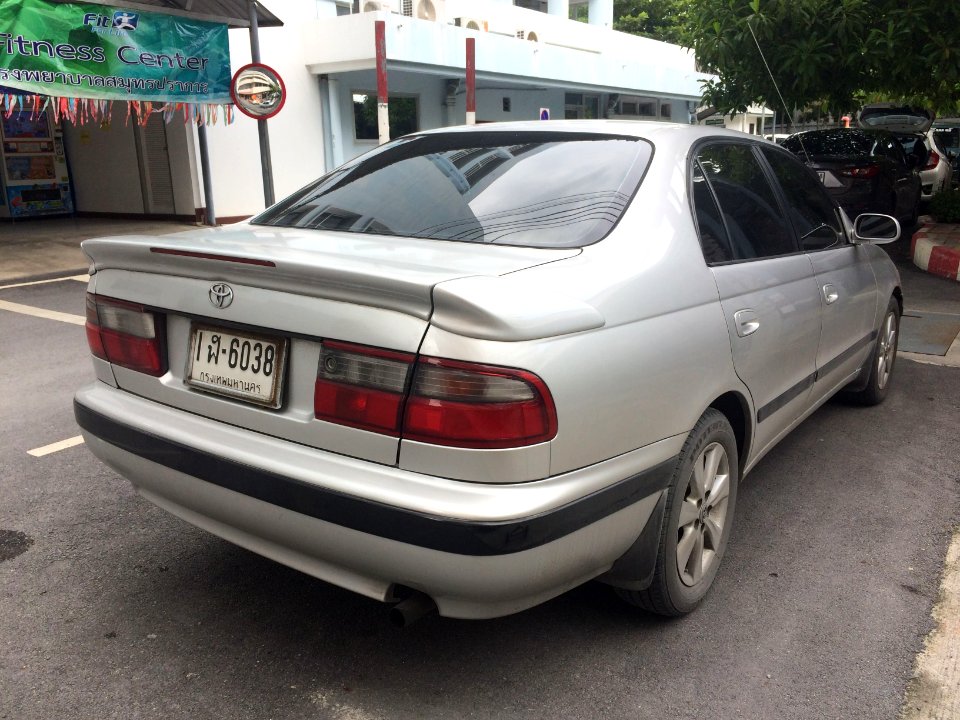 Toyota Corona (T190) 23
