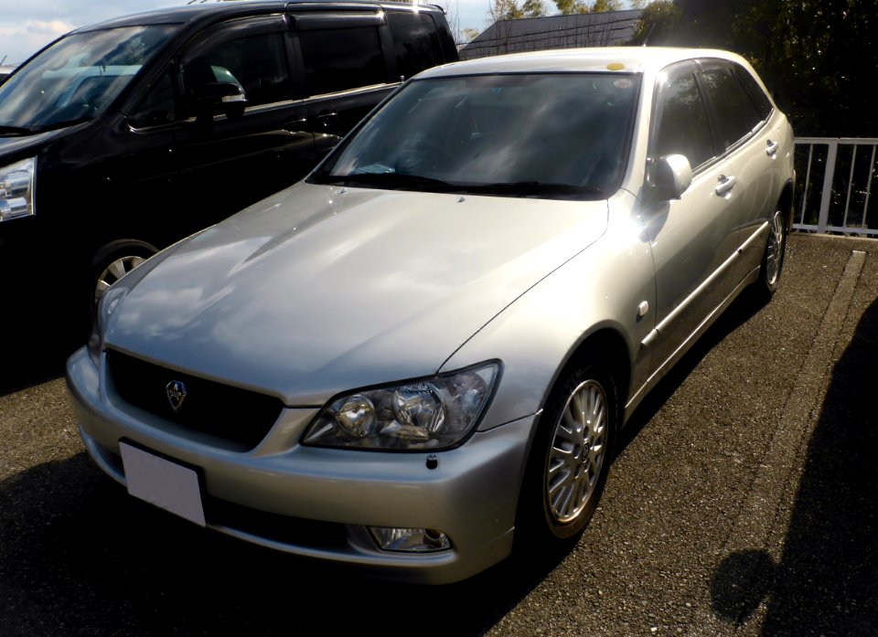 Toyota ALTEZZA GITA (JCE10) front