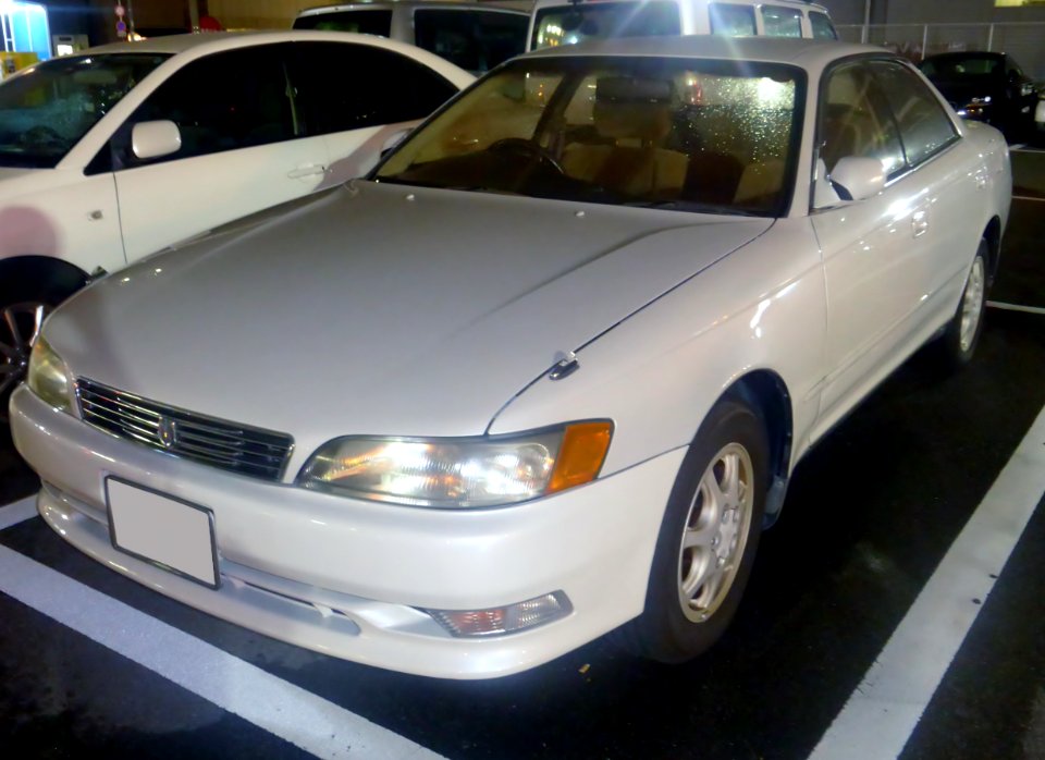 Toyota MARK II Grande (X90) at night front