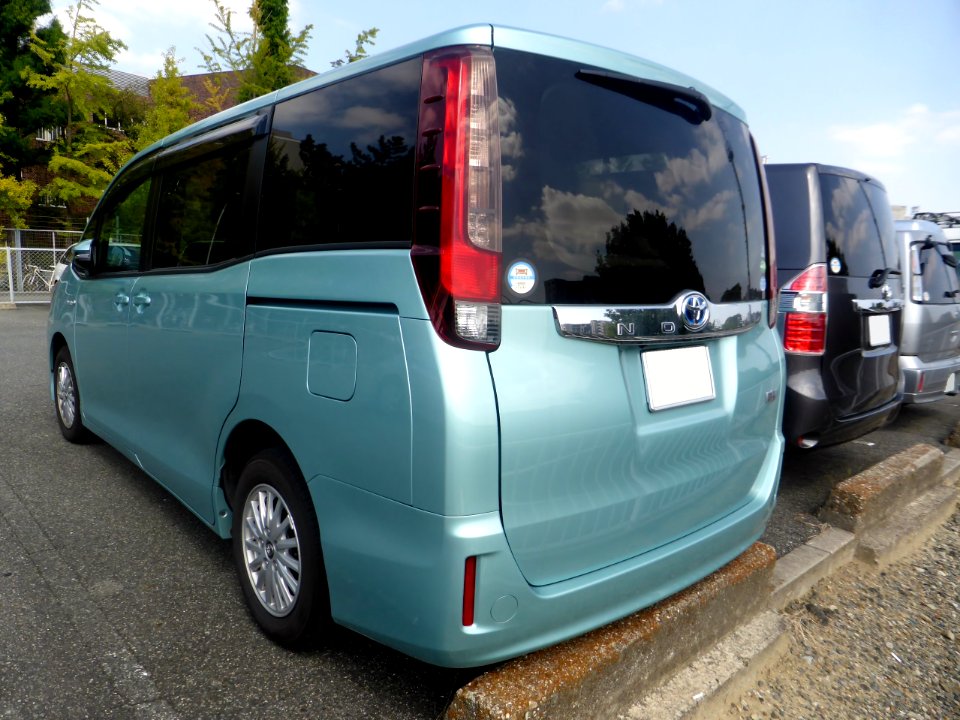 Toyota NOAH (R70G&R80G) rear