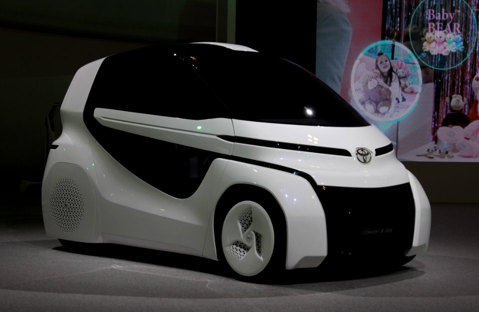 Toyota Concept-愛i Ride