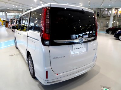 Toyota Esquire HYBRID Gi (ZWR80G) rear