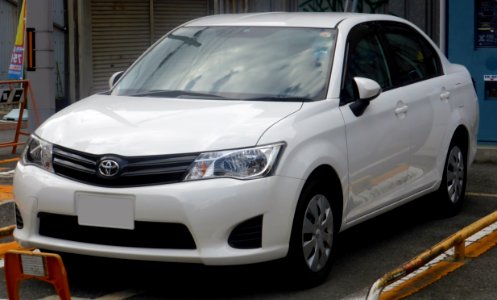 Toyota Corolla Axio (E160) front (cropped)