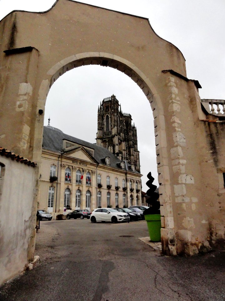 Toul, Hôtel de ville et Cathédrale Saint-Étienne