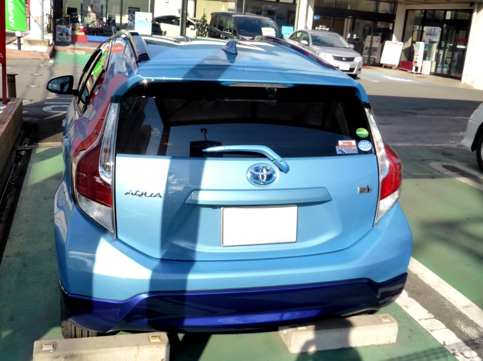 Toyota AQUA X-URBAN (NHP10) rear