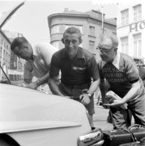 Tour de France , in Charleroi, de Nederlandse ploeg. Wout Wagtmans , zijn fiets , Bestanddeelnr 908-7407