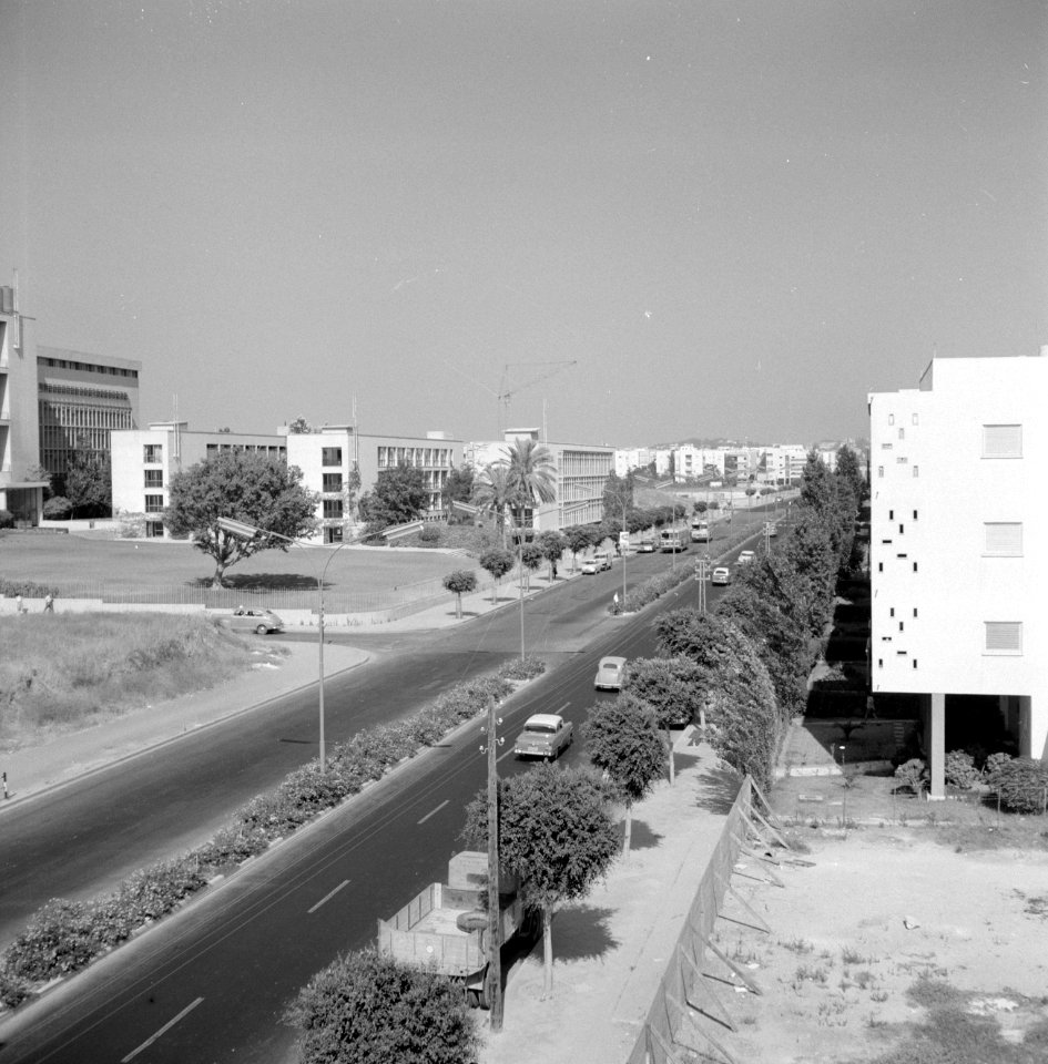 Totstandkoming van moderne infrastuctuur met betrokkenheid van werknemersverenin, Bestanddeelnr 255-1695