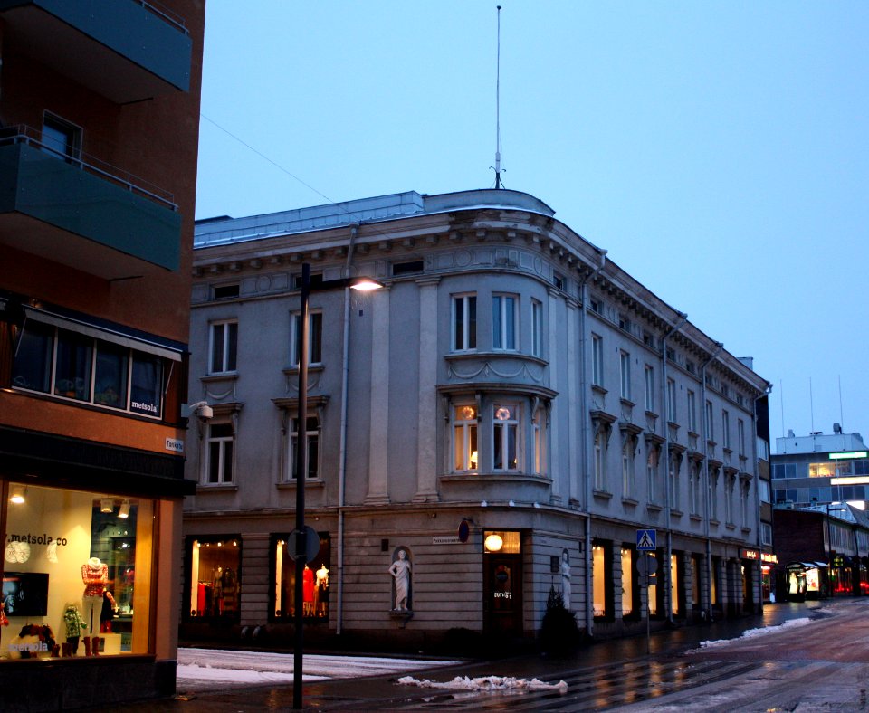 Torikatu 7 Oulu 20111218