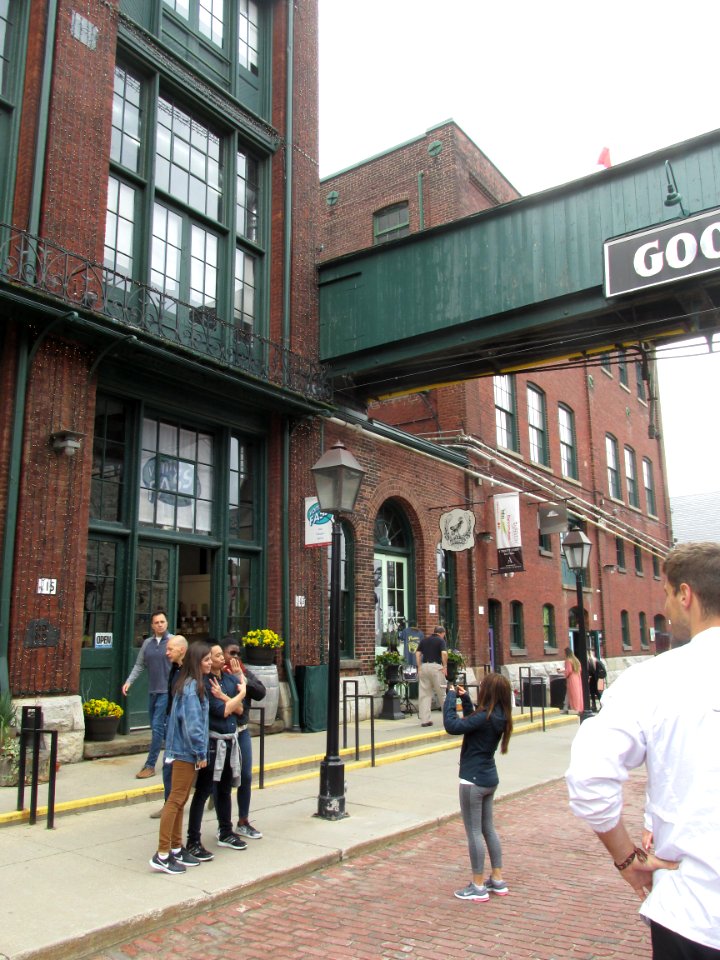 Toronto Distillery District 2019 02