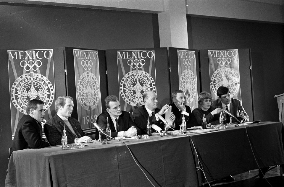 Topsport 1967, het forum, v.l.n.r. Inhoff, Lubbers, Heiderijk, voorzitter Bolman, Bestanddeelnr 920-0420