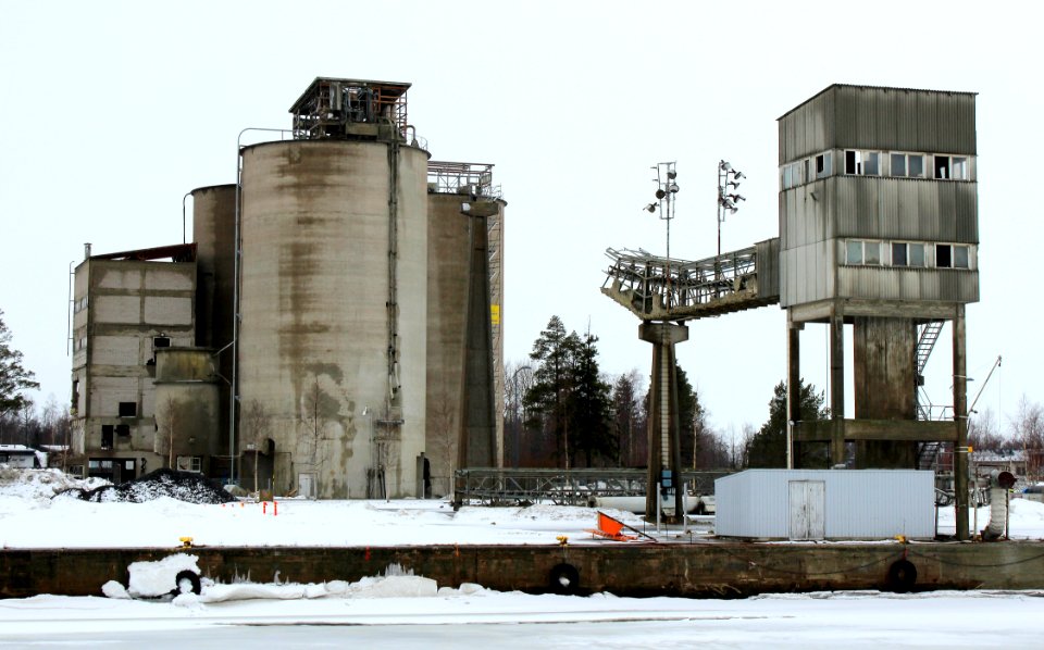 Toppila Cement Terminal Oulu 20120415