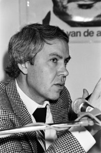 Ton Planken bij een politiek debat in De Populier in Amsterdam tussen Harry Mul…, Bestanddeelnr 931-2688