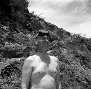 Ton Verweel aan de Knipbaai op Curaçao, Bestanddeelnr 252-7475