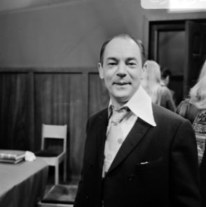 Ton van Duinhoven in de Mounties Show, TV-programma, Bestanddeelnr 923-2152