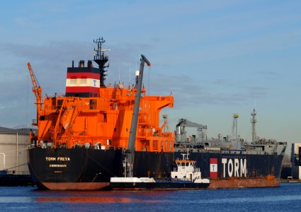 Torm Freya - IMO 9250490 - Callsign OUWE2 & Crane Barge 1 ENI 02320928