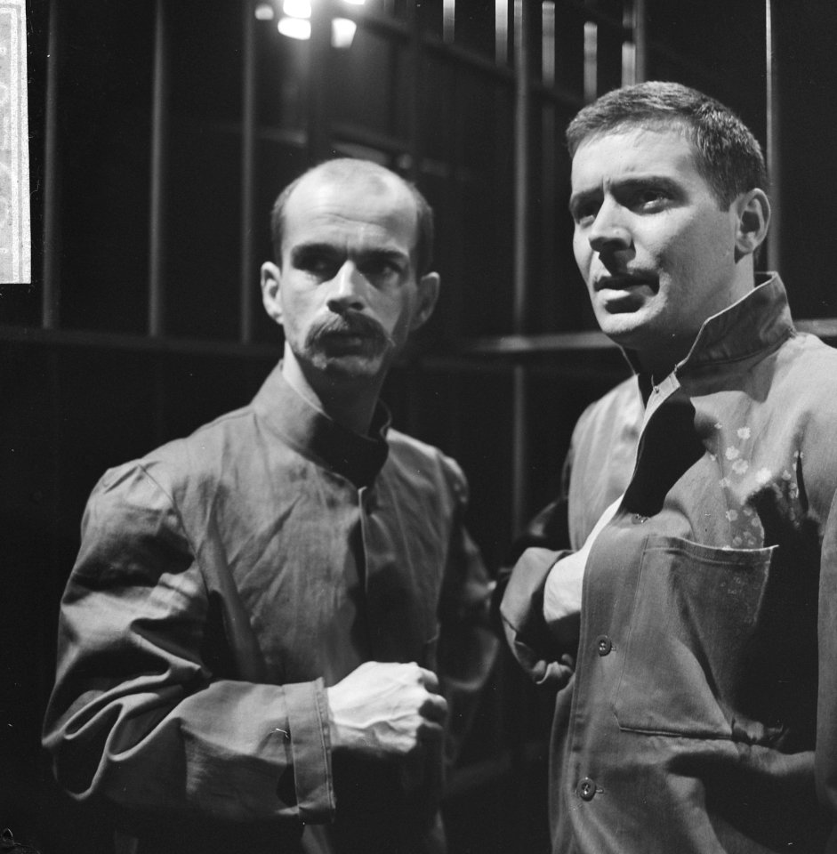 Toneelstuk Sacco en Vanzetti, de twee hoofdrolspelers Henk van Ulsen (rechts) en, Bestanddeelnr 918-9201