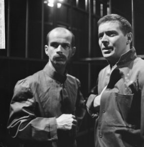 Toneelstuk Sacco en Vanzetti, de twee hoofdrolspelers Henk van Ulsen (rechts) en, Bestanddeelnr 918-9201