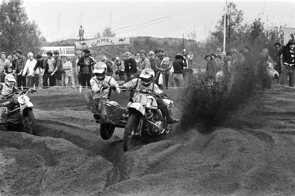 Ton van Heugten (kampioen) in actie met bakkenist F Kiggen, Bestanddeelnr 931-0443
