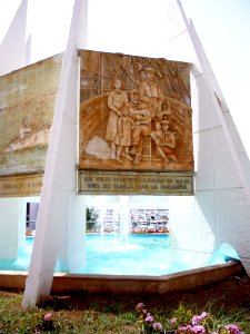 Torrevieja - Paseo de Vistalegre, Monumento al Coralista 4