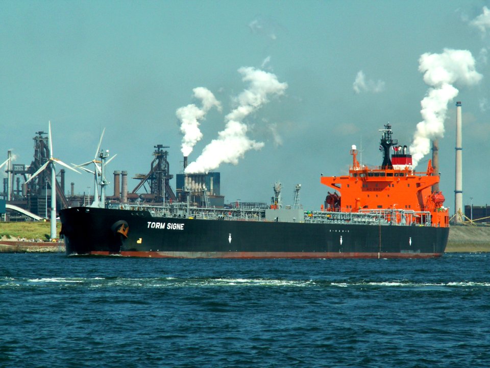 Torm Signe p2 leaving IJmuiden, Holland 16-Aug-2005